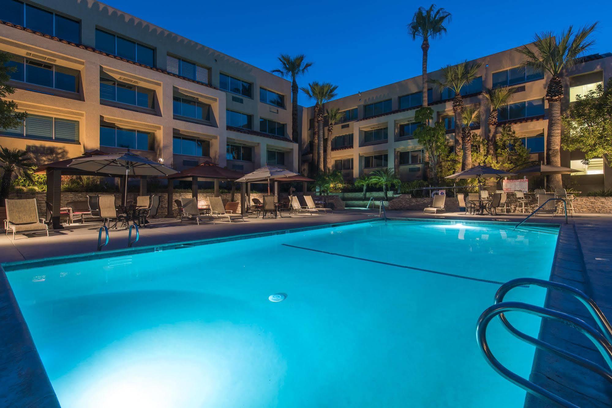 Grand Vista Hotel Simi Valley Exterior foto